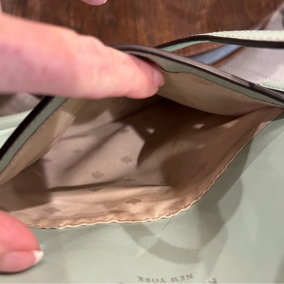 Kate Spade New York Ray Large Pocket Tote - EUC - Picture 10 of 15